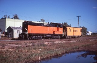 DW DUPE SLIDE MILW MILWAUKEE ROAD BLW S12 #912 CABOOSE MINNEAPOLIS MN 1972