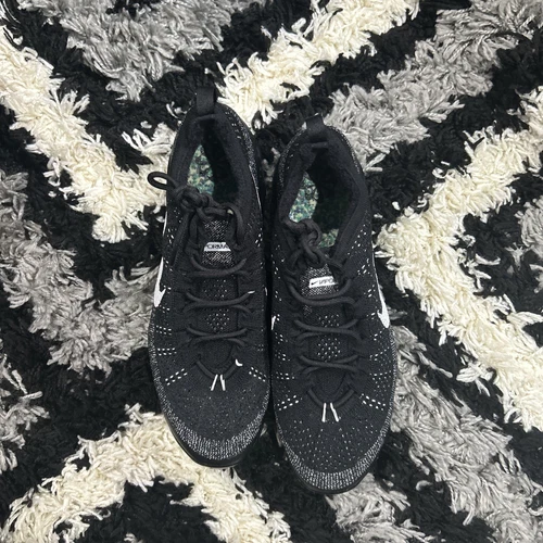 Nike Vapormax 2023 taglia 9 sono state indossate solo una volta