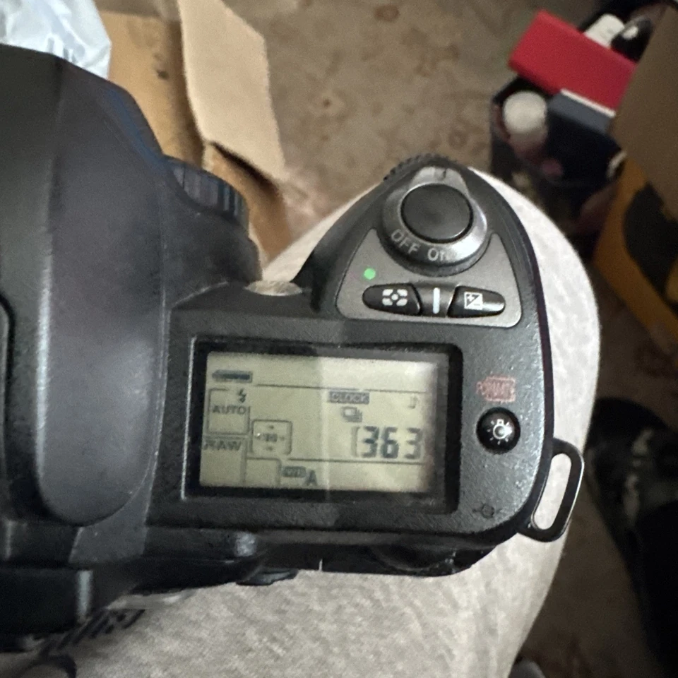 Nikon D70s, photo 3 of 4