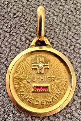 Médaille Augis Rubis et Diamant Or 18 Carats + qu'Hier - que Demain Tète d'Aigle - Photo 1/4