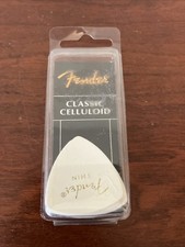 Fender 346 Classic Celluloid Guitar Picks - WHITE - THIN - 12-Pack (1 Dozen)