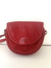 BREE Leder Crossbody Umhängetasche in Rot mi...