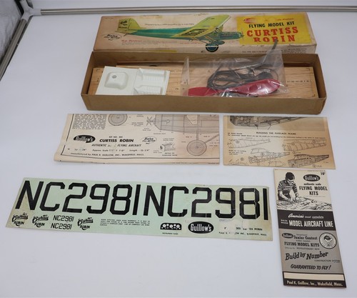 Curtiss Robin 22 '' de Comet. Réf. 3303. Modèle volant. Kit en basla
