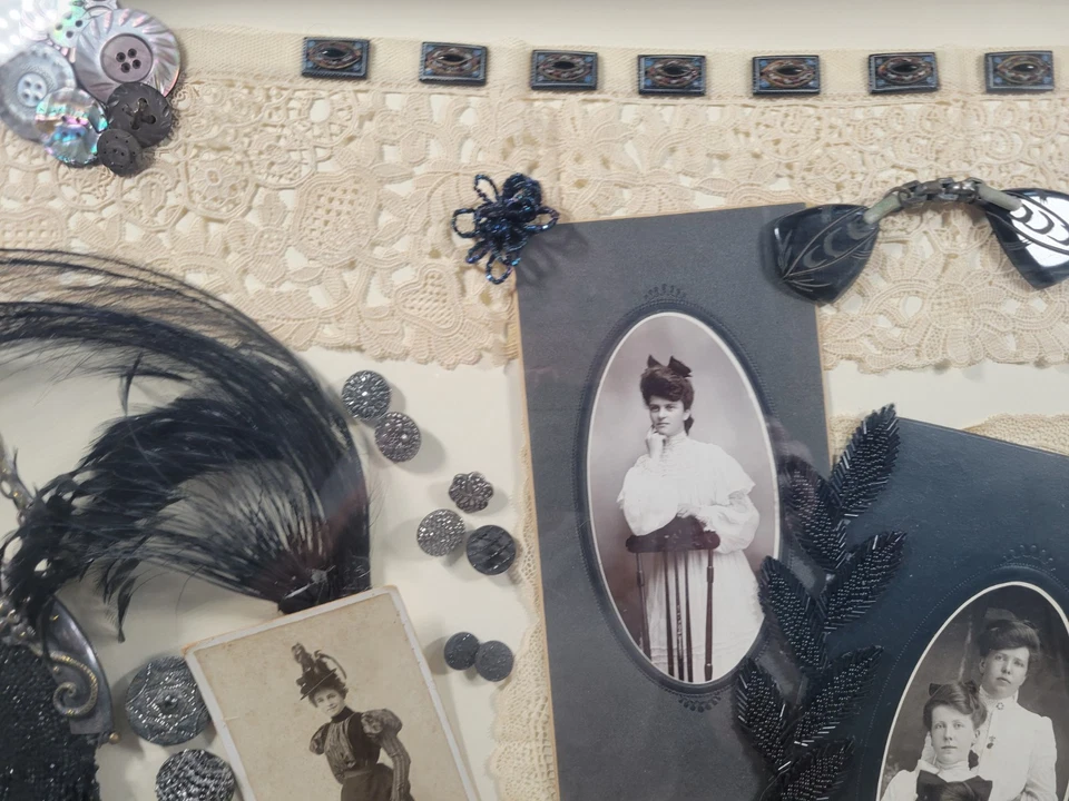 维多利亚阴影盒古董旧花边浪漫 1800 年代串珠钱包发夹 — 第 4/4 张图片