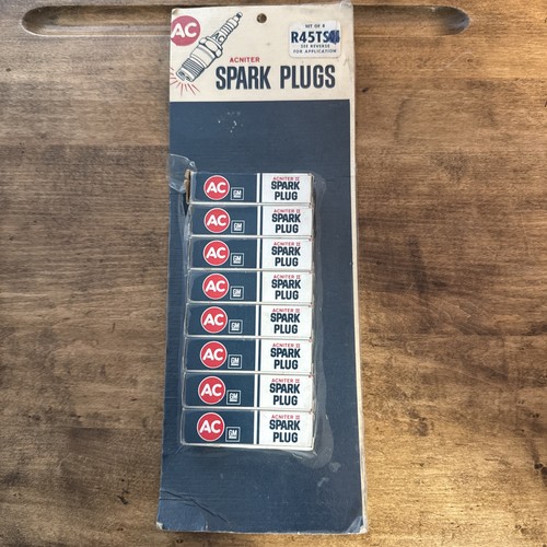Vintage AC GM R45TS Spark Plugs Set Of 8 Carded ACNITER NOS