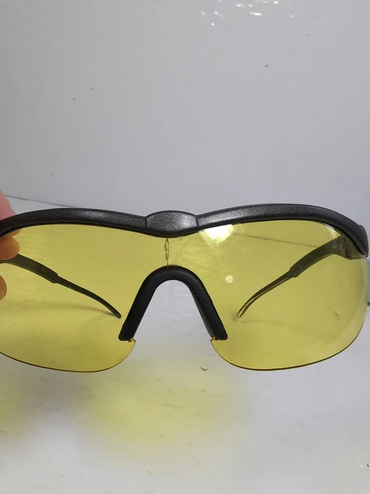 Estuche y gafas de sol de competición clásicas de golf NYX, ¡sin lentes adicionales incluidas! Foto 3 de 4