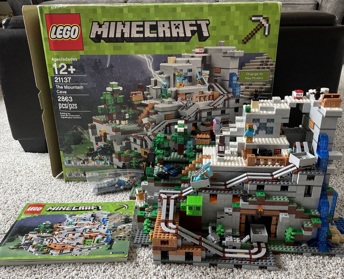 LEGO Minecraft: The Mountain Cave (21137) 100% Complete W/ Box