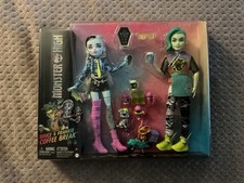 Monster High Coffee Break Frankie Stein & Deuce Gorgon 2 Dolls