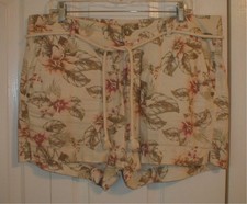 Gorgeous Pair of Sonoma Womens Shorts Size 14