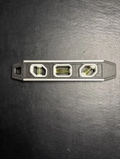 Johnson Torpedo Level 9”Tool 1421-0900 Magnetic Plastic And Aluminum Black Used