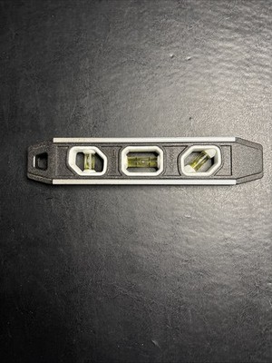Johnson Torpedo Level 9 Tool 1421-0900 Magnetic Plastic And Aluminum Black Used