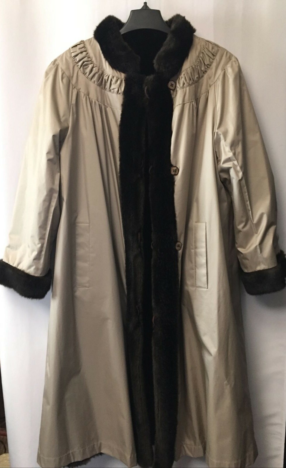 Foto 1 di 12