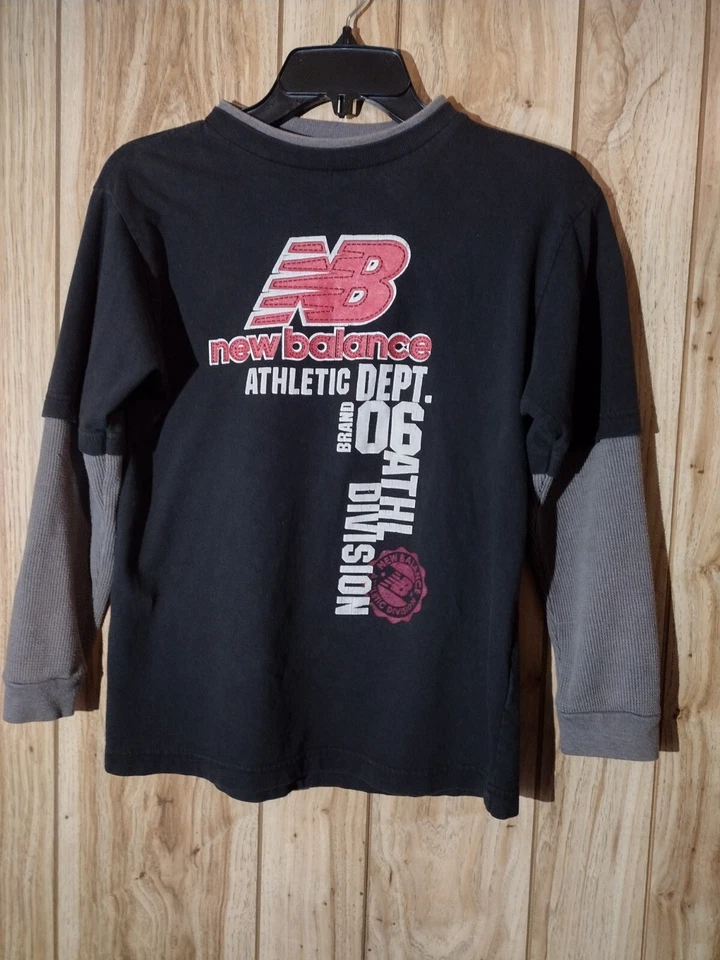 Camisa de manga larga New Balance para niños 10-12 Foto 3 de 4