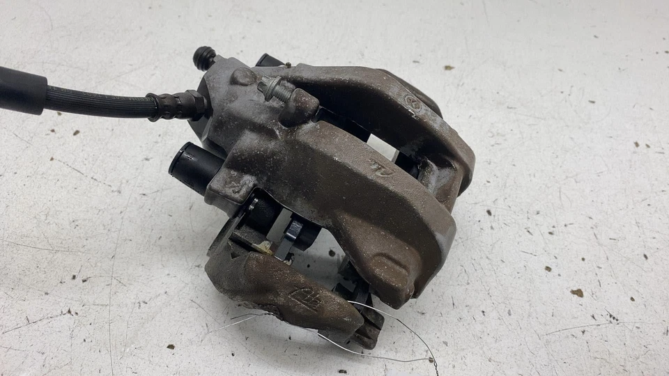 ⭕ 2010-2020 Mercedes-Benz E350 Rear Passenger Caliper + Brake Hose Line Right - Image 3 of 4