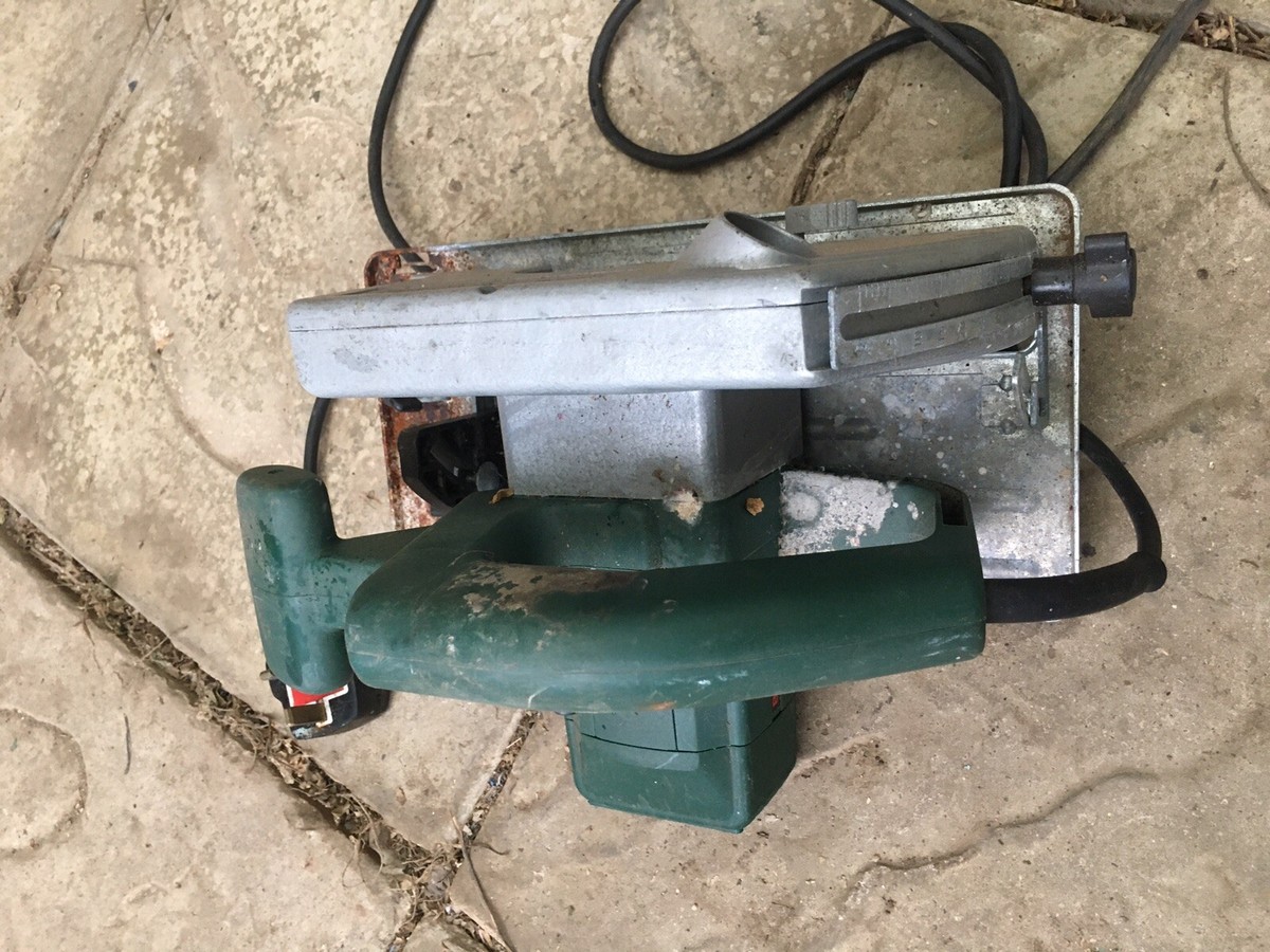Image of Belt Size specification of Black & Decker GT201 variable speed belt sander