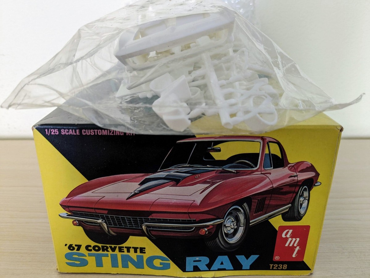 L@@K! **RARE VINTAGE AMT 1967 CORVETTE STING RAY KIT