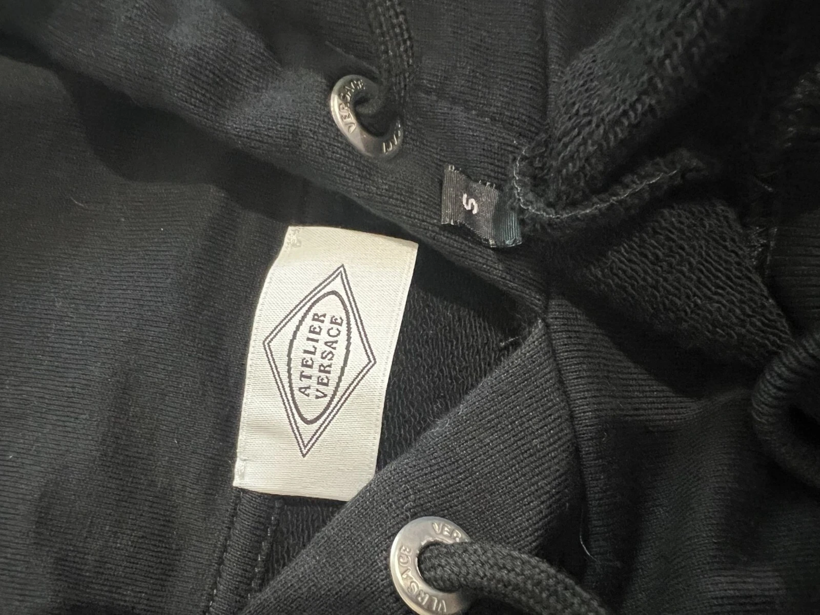 Felpa con cappuccio Versace Atelier Home Signature nera