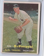 1957 Topps Gil McDougald #200 - Yankees - Vg+ - S5636