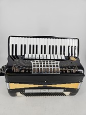 Lindo Piano accordion 19 1/4 in keyboard italian