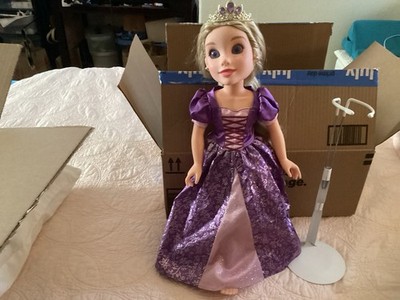 Disney Princess And Me Jakks Pacific Rapunzel Doll/stand Included