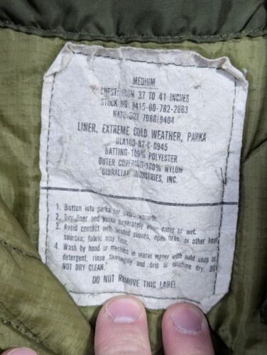 USGI M65 Fishtail Parka Extreme Cold Weather Medium Liner 8415-00-782-3218 - Picture 5 of 13