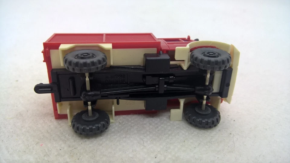 Wiking 622 Unimog U 1700 L Feuerwehr TLF 8/18 Tanklöschfahrzeug rot weiß (70) - Bild 3 von 4