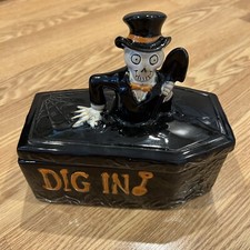 Yankee Candle BONEY BUNCH Covered Coffin 8" Candy Dish Dig In Skeleton Halloween