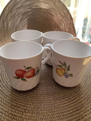 CorningWare SWIRL TEA/COFFEE Mugs Set Of 4 APPLES & PEARS Chutney Made In USA