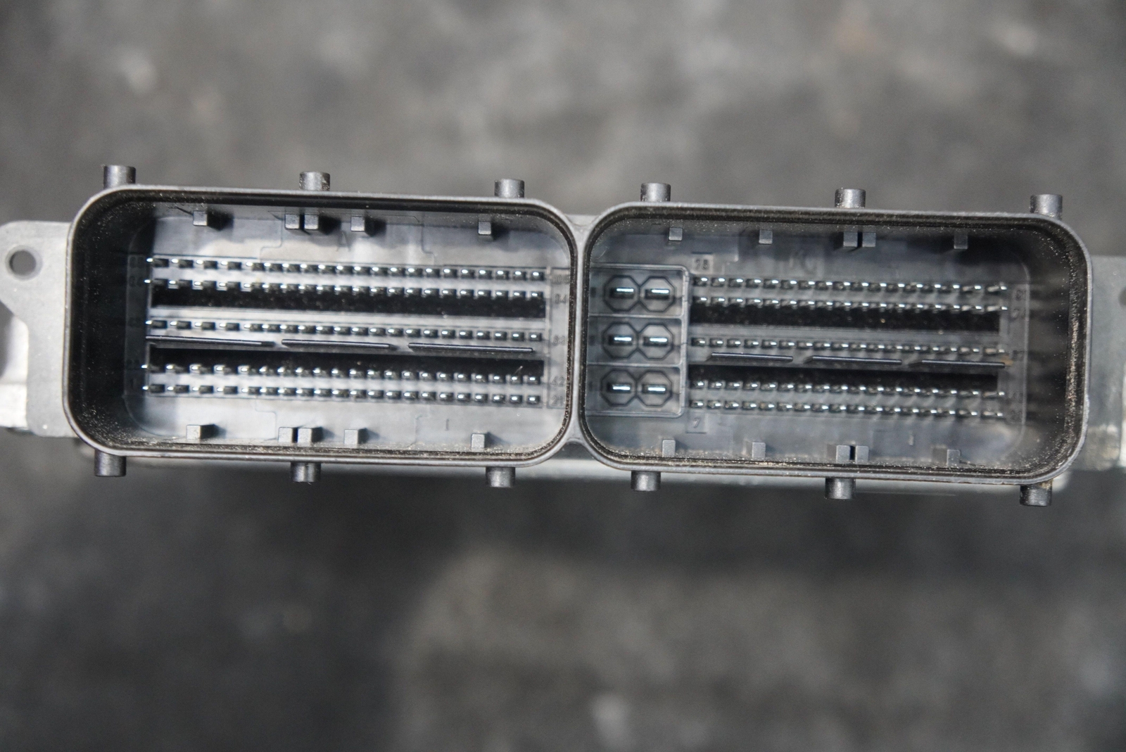 Engine Computer Control Module ECU 670031346 Maserati Quattroporte M156 2014-16
