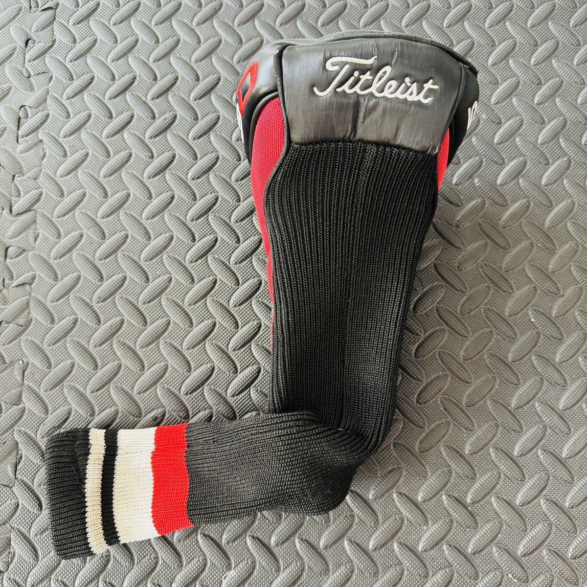 Titleist 913D Driver Golf Club Head Cover Black Red