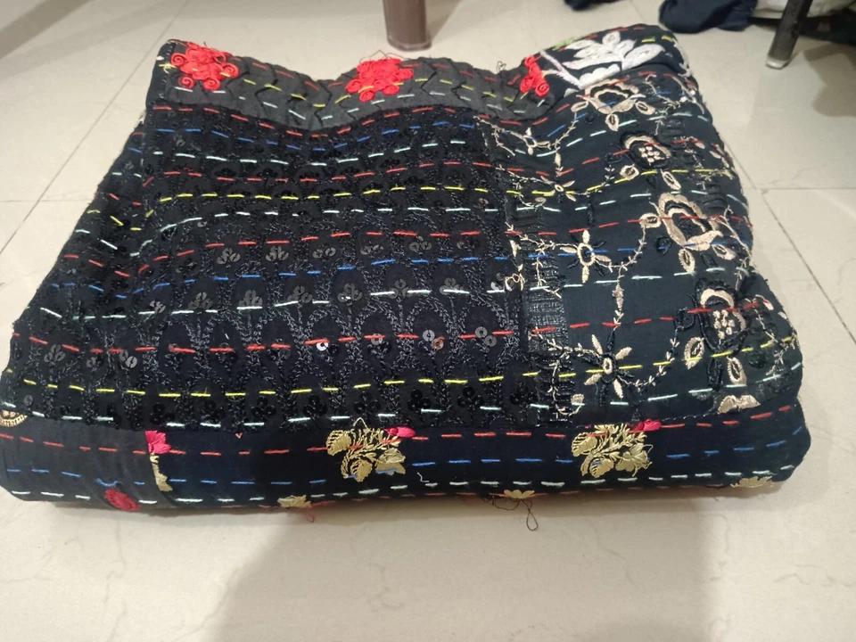 Colcha bordada negra manta edredón Kantha vintage tamaño king indio Foto 3 de 4