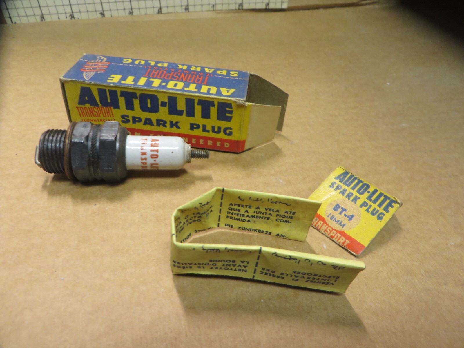 AUTOLITE spark plug NEW UNUSED NOS # BT-4 BT4 ONE 1 PIECE no lug