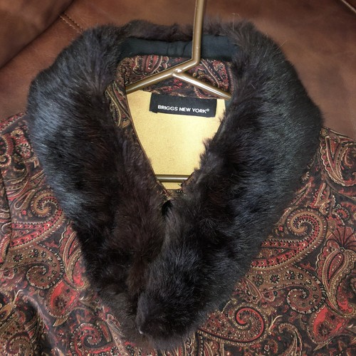Fur Stoles…Raccoon, Fox, Coyote, Pastel Mink, Black Mink…All 5 for One Price! - Picture 5 of 6