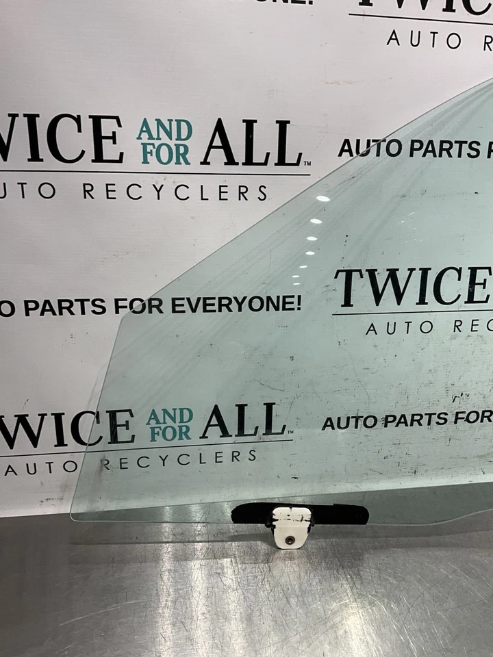 Honda Civic 1992-1995 sedán puerta delantera izquierda lado conductor ventana vidrio Foto 2 de 4