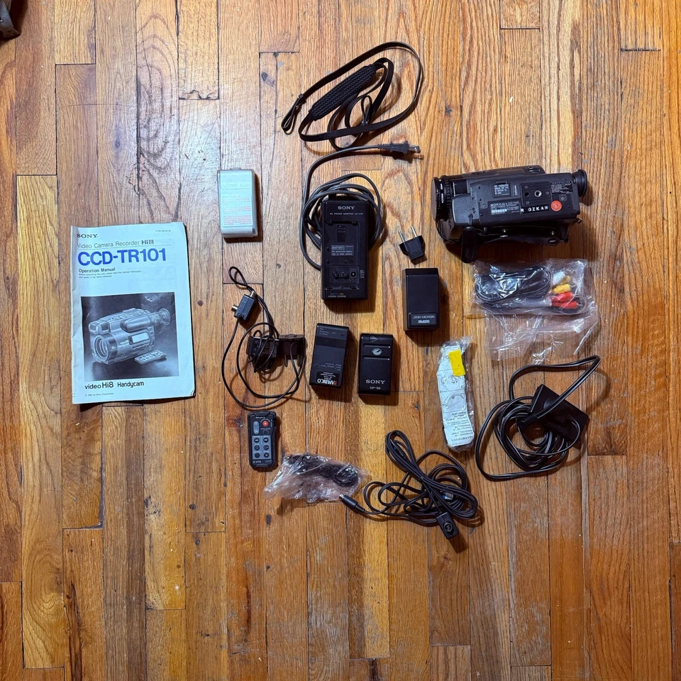 Sony CCD-TR81 Video Hi8 Handycam Camcorder Recorder w/ Accessories + Case Tested - Image 3 of 4