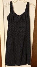 Ladies ALFANI Little Black Dress SIZE 4 Sleeveless V-Neck Lined Sheath