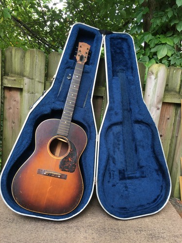 vintage gibson guitar acustic flattop for parts hard case guitar Martin