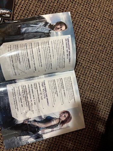 Menge 2 SDCC Defiance Cafe Menüs + Extras von Hard Rock Hotel Comic Con Pop-up - Bild 3 von 3