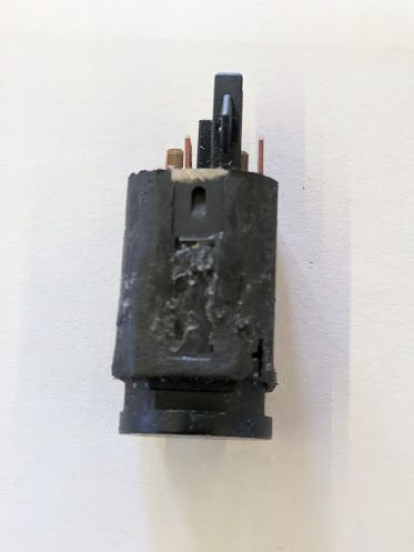 FERRARI 456 PARTS FUEL RELEASE BUTTON SWITCH 157480