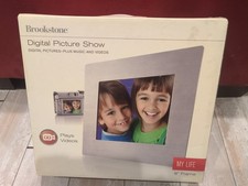 BROOKSTONE Digital Picture Show My Life 8  FRAME NEW Holds 3500 Photos, Videos