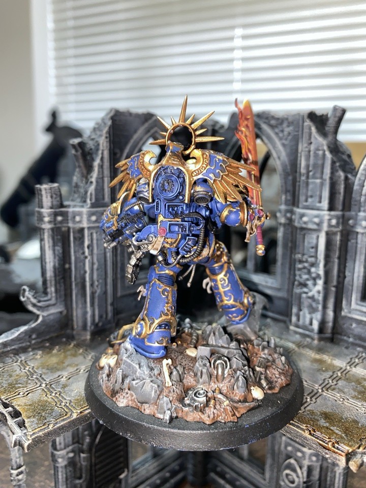 Warhammer 40,000 -- Space Marines - Roboute Guilliman -- GW-48-82