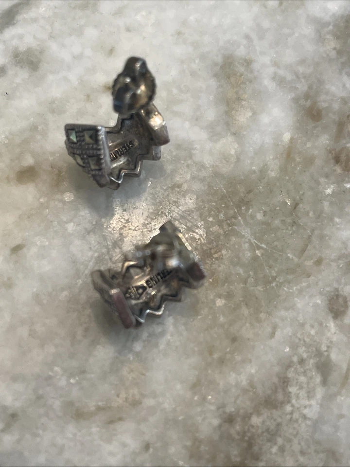 Pendientes Judith Jack JJ de plata de ley marcasita gris patrón geométrico Foto 4 de 4