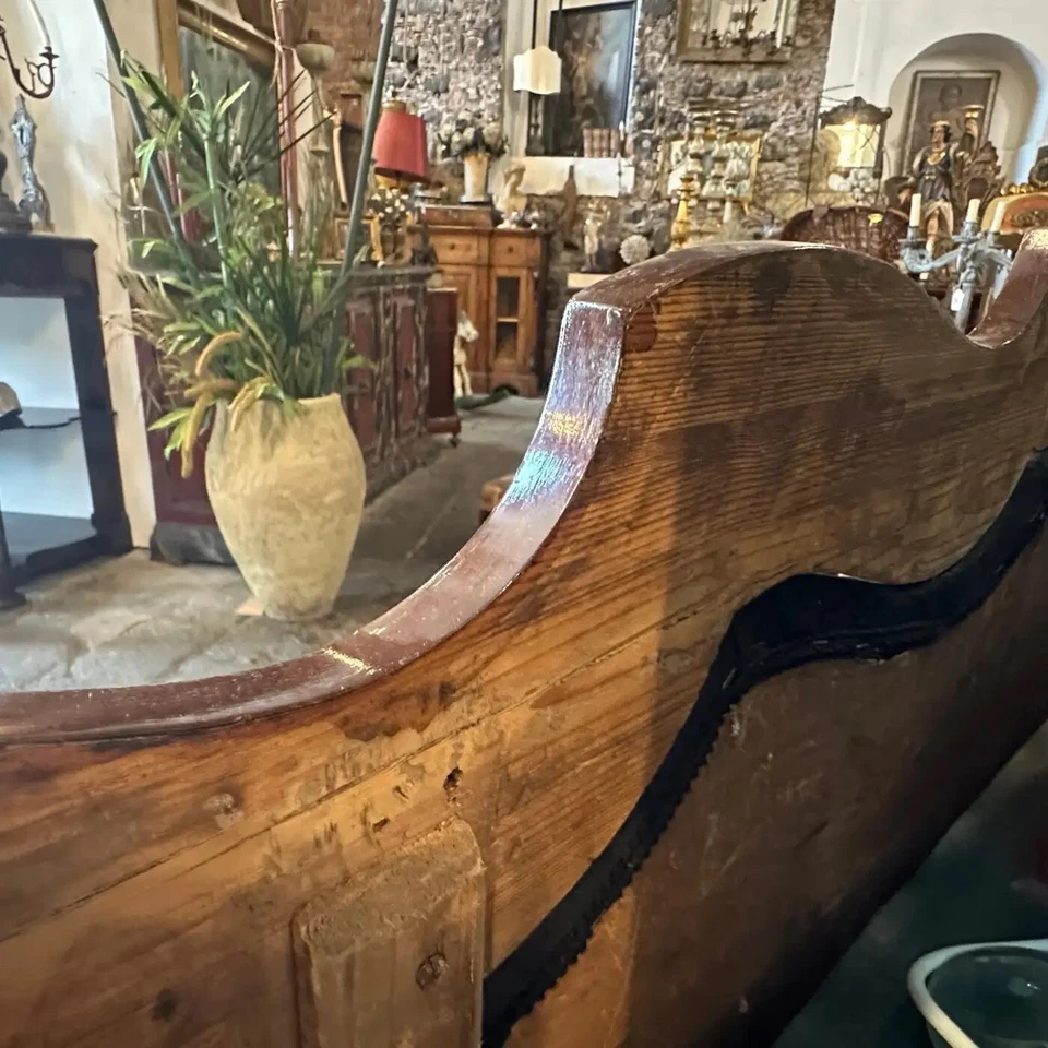 Sofá siciliano C.1840 Charles X con incrustaciones de madera y terciopelo negro Foto 2 de 4