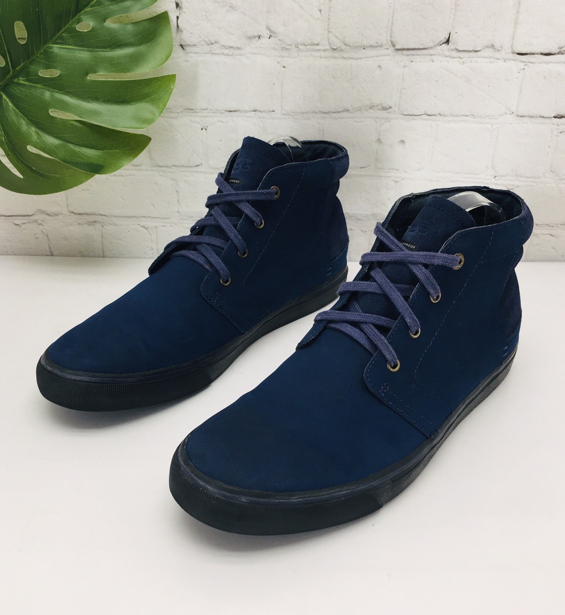 UGG Colin Chukka Boots Men display picture 3
