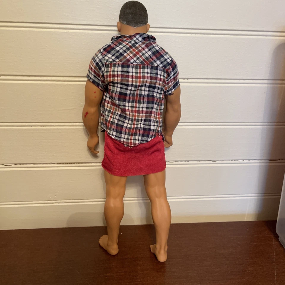 Totem Gay Billy “Férias” tanque longo, camisa xadrez, meias, sandálias - SEM boneca! - Imagem 3 de 4