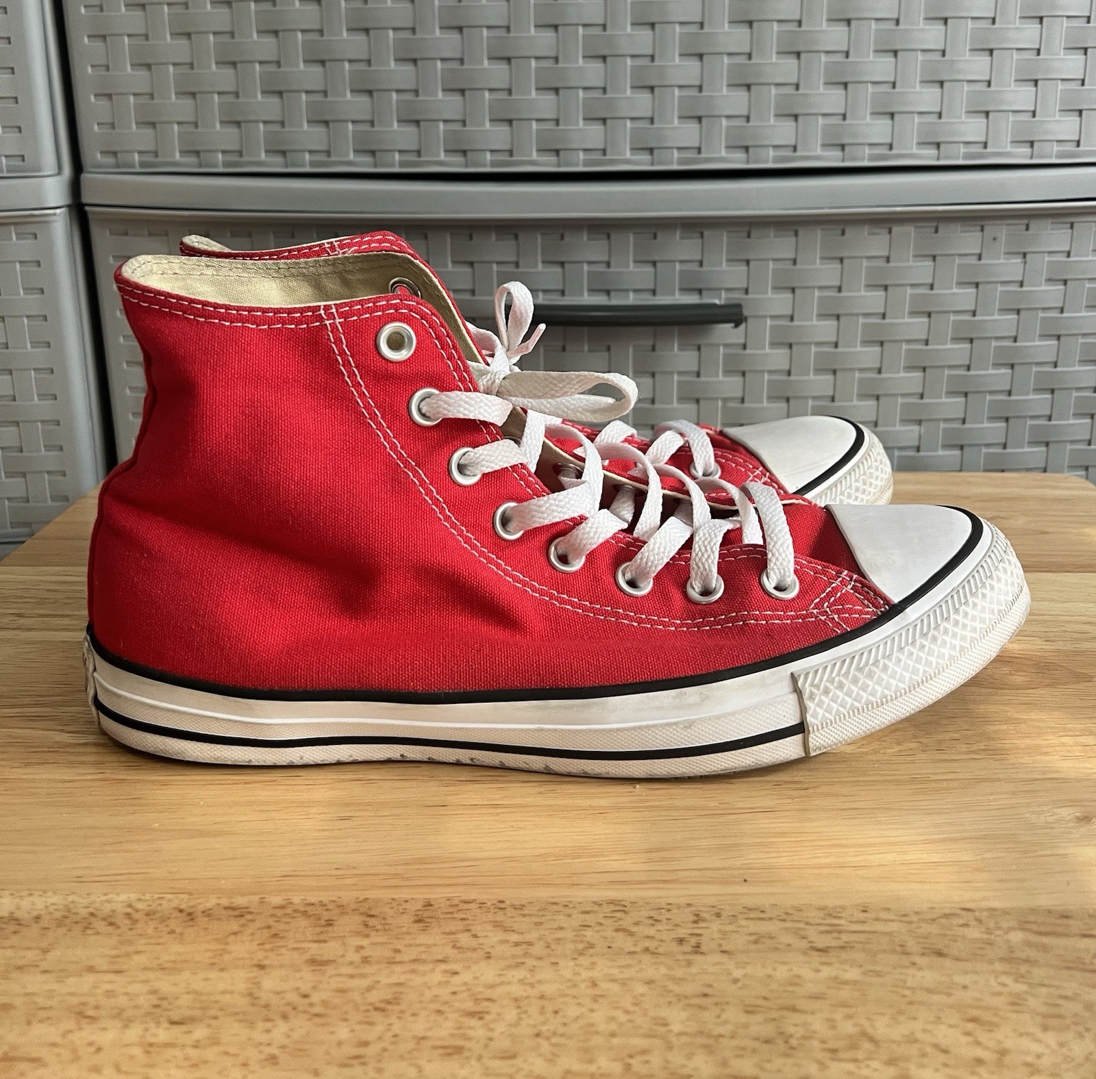 Converse Chuck Taylor All Star Mens Classic Red Canvas High Top