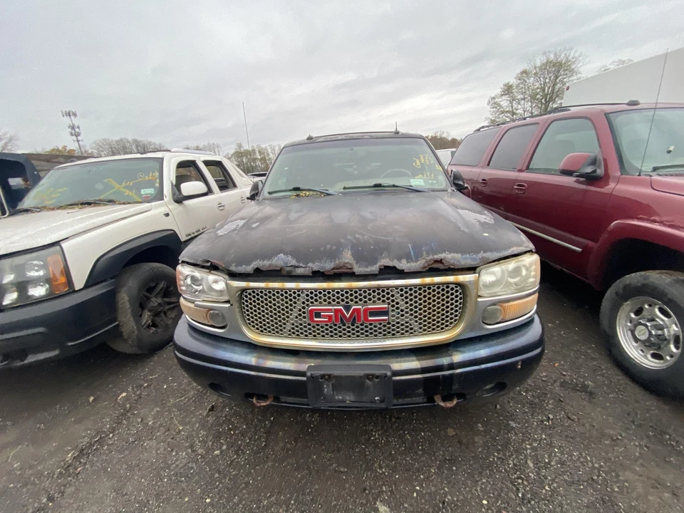 Used Front Upper Center Console fits: 2003 Gmc Yukon xl 1500 roof w/communicatio - Image 3 of 4