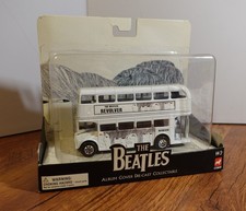 Corgi The Beatles Revolver Album Die-cast collectable Bus Boxed BT78207 1:64