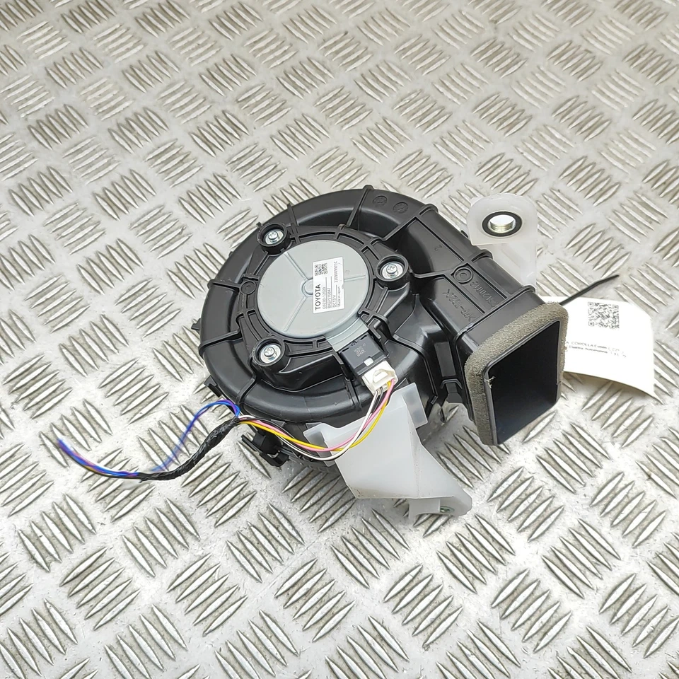 TOYOTA COROLLA Estate E21 Battery cooler fan G9230-12020 32753676 - Image 2 of 4