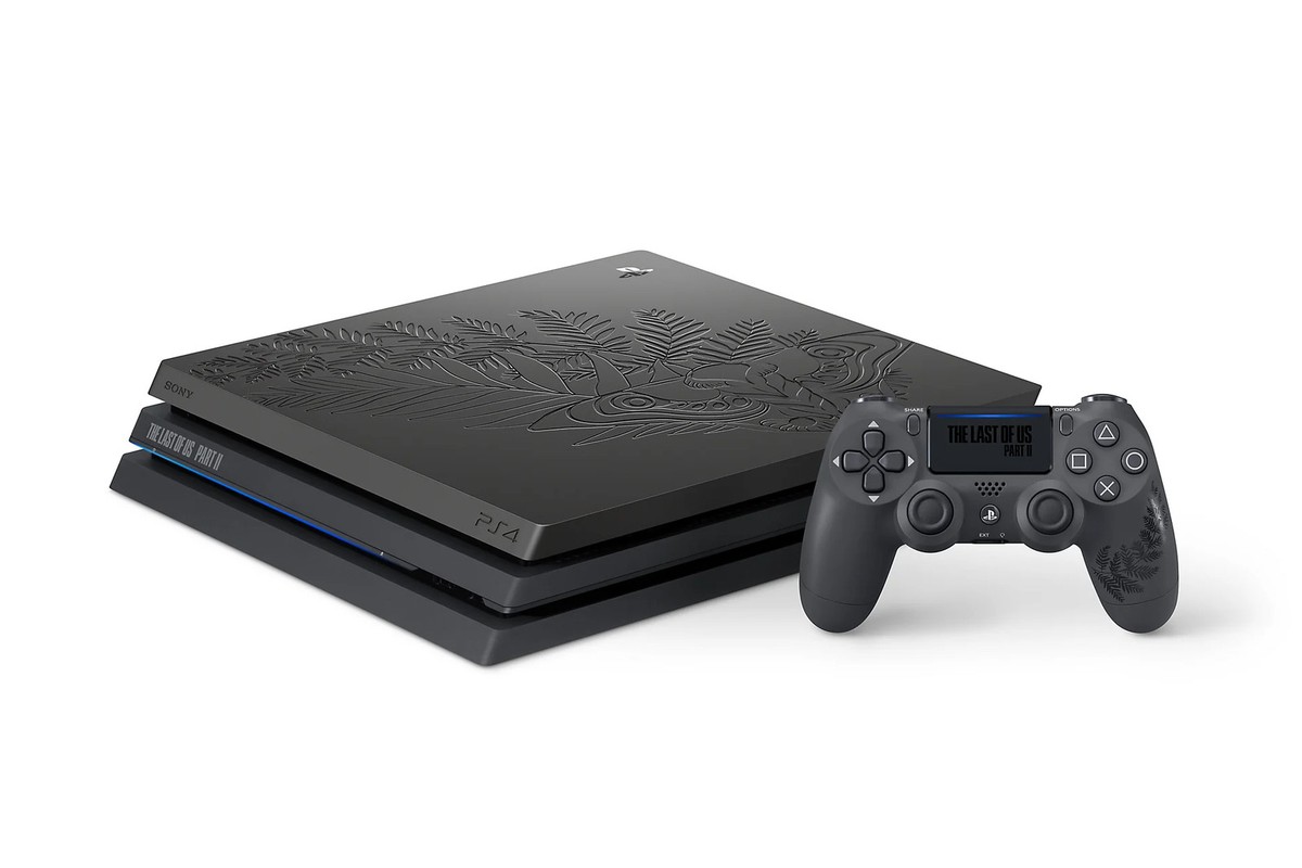 0512-034 PS4 Sony PlayStation 4 Console - Call of Duty: Modern 